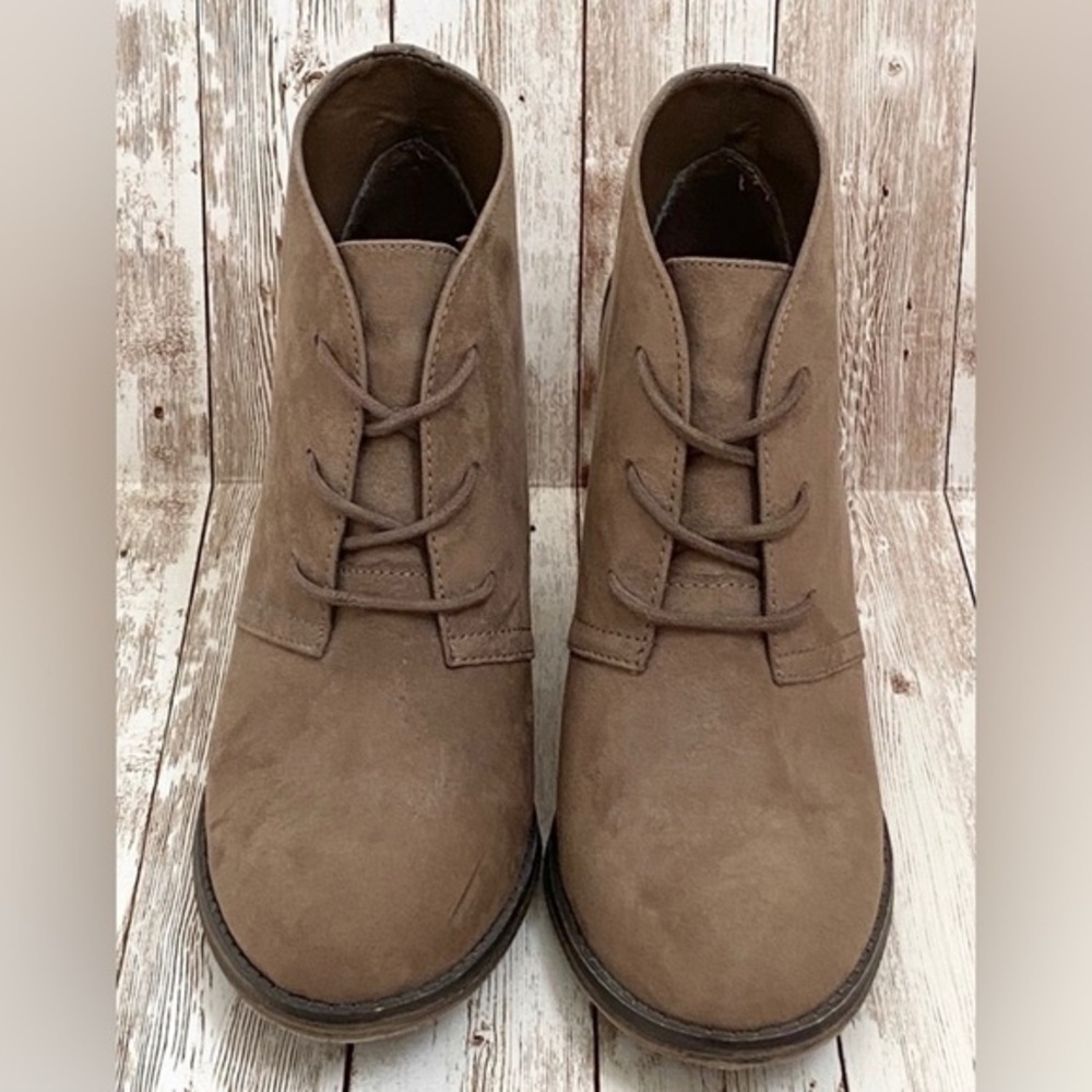 MIA SHAWNA BEIGE / TAUPE BOOTIES 8